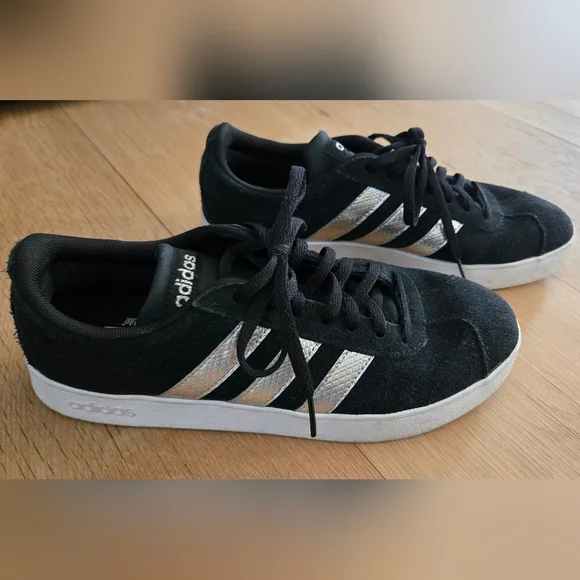 adidas Black Gazelle Sneaker w/metallic Champage/gold Logo Stripes - Picture 3 of 7